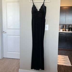 Xtraordinary Maxi Velvet Scalloped Dress